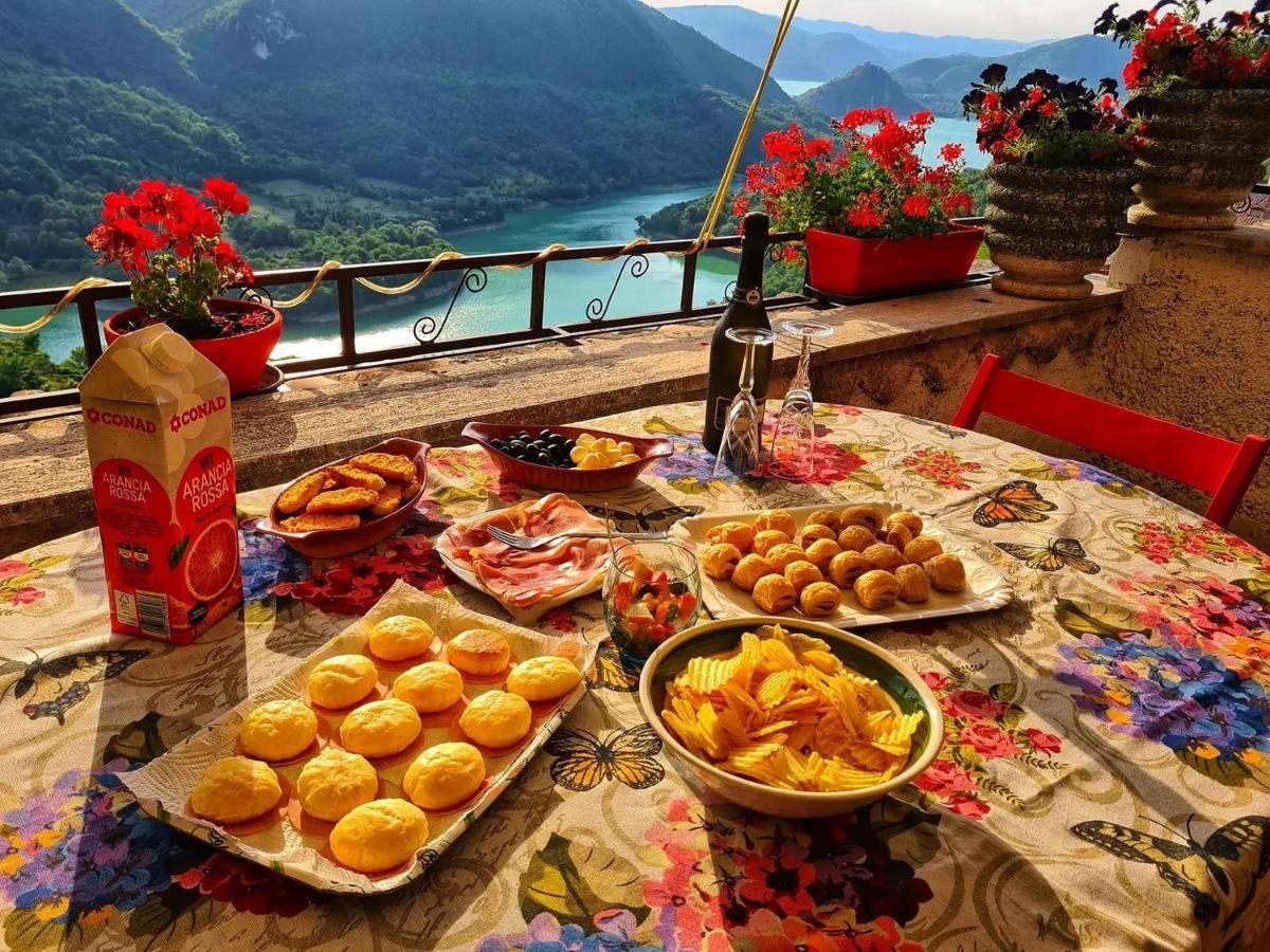 La Casa Sul Fiordo Lago Del Turano Hotel Paganico Sabino Buitenkant foto